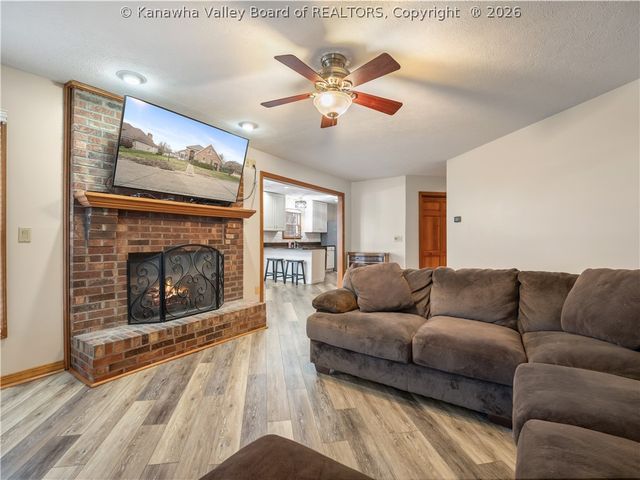 62 Muirfield Drive, Hurricane, WV 25526