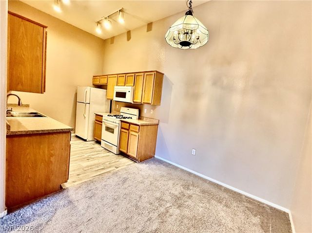 3361 Indian Shadow Street 201, Las Vegas, NV 89129