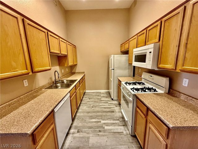 3361 Indian Shadow Street 201, Las Vegas, NV 89129