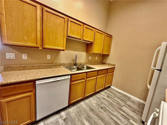 3361 Indian Shadow Street 201, Las Vegas, NV 89129