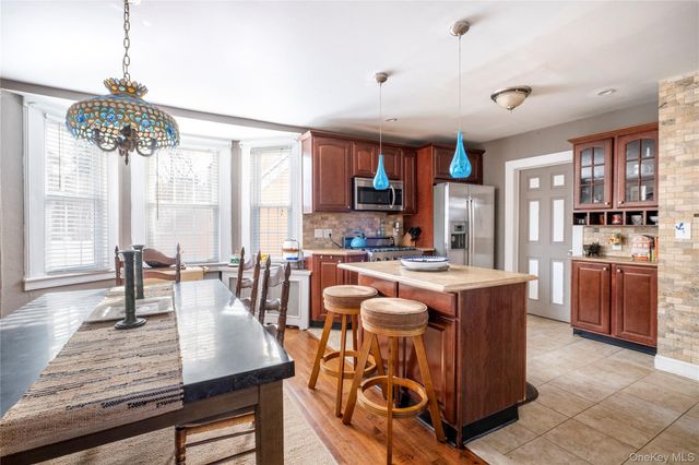 469 Minnieford Avenue, Bronx, NY 10464