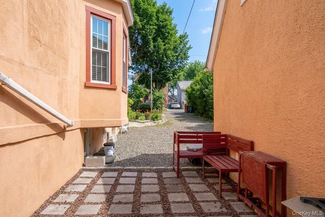 469 Minnieford Avenue, Bronx, NY 10464