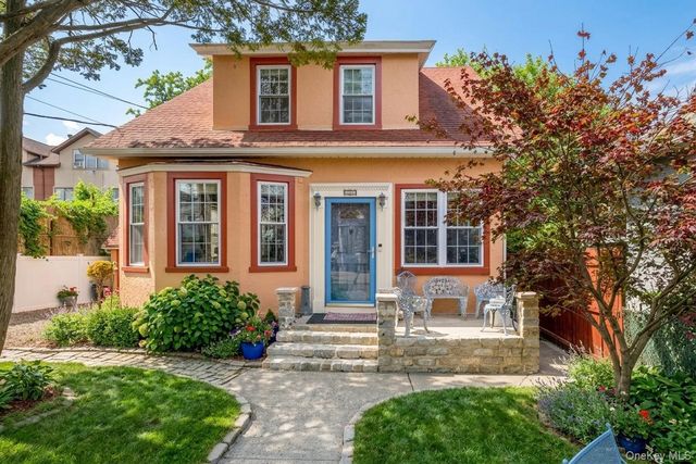 469 Minnieford Avenue, Bronx, NY 10464