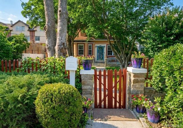 469 Minnieford Avenue, Bronx, NY 10464