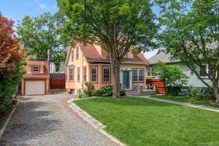 469 Minnieford Avenue, Bronx, NY 10464
