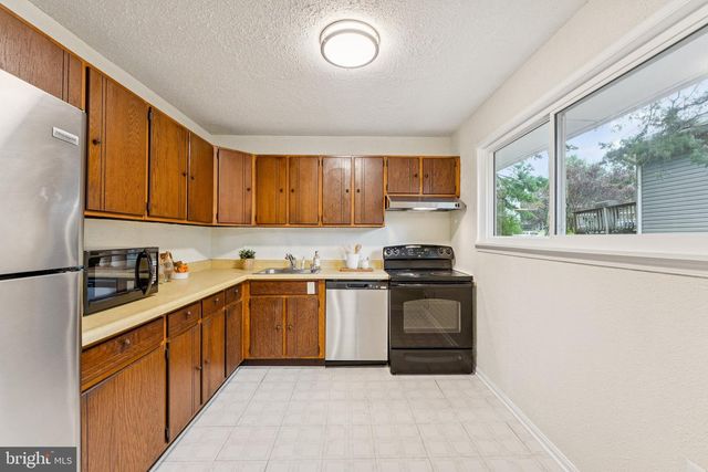 12802 VALLEYWOOD DR, Woodbridge, VA 22192