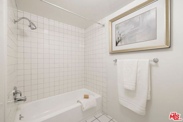 10966 Rochester Avenue 6B, Los Angeles, CA 90024