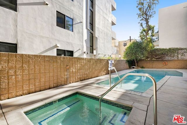 10966 Rochester Avenue 6B, Los Angeles, CA 90024