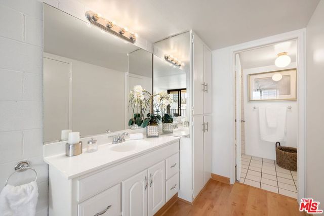 10966 Rochester Avenue 6B, Los Angeles, CA 90024