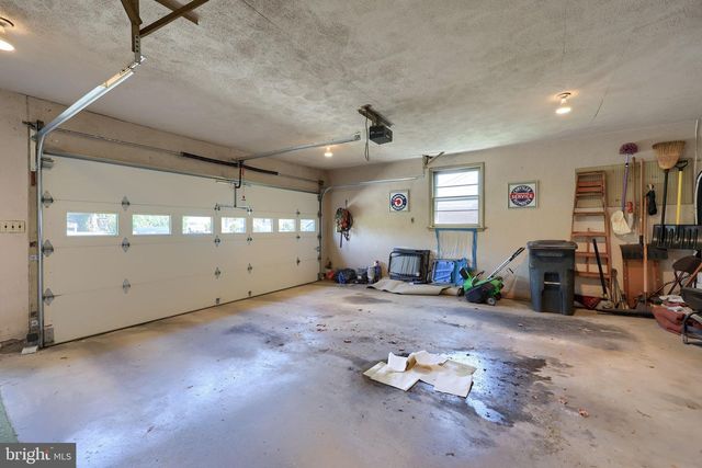 2188 KOLB DR, Lancaster, PA 17601