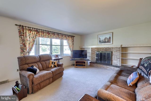 2188 KOLB DR, Lancaster, PA 17601