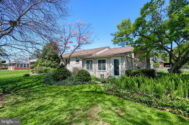 2188 KOLB DR, Lancaster, PA 17601
