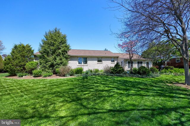 2188 KOLB DR, Lancaster, PA 17601