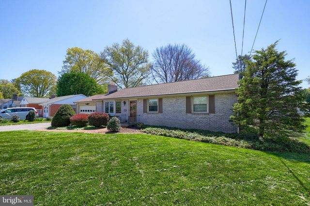 2188 KOLB DR, Lancaster, PA 17601