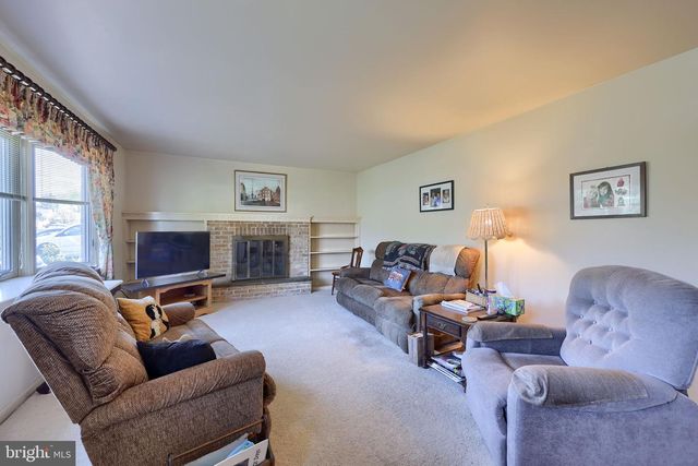 2188 KOLB DR, Lancaster, PA 17601
