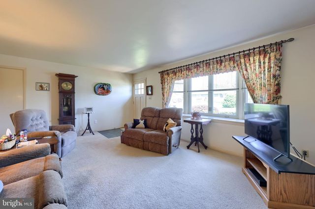 2188 KOLB DR, Lancaster, PA 17601