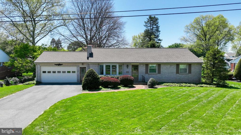 2188 KOLB DR, Lancaster, PA 17601