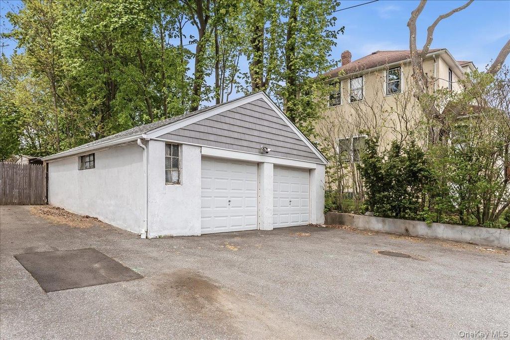 336 Forest Avenue, Locust Valley, NY 11560 — photo 5