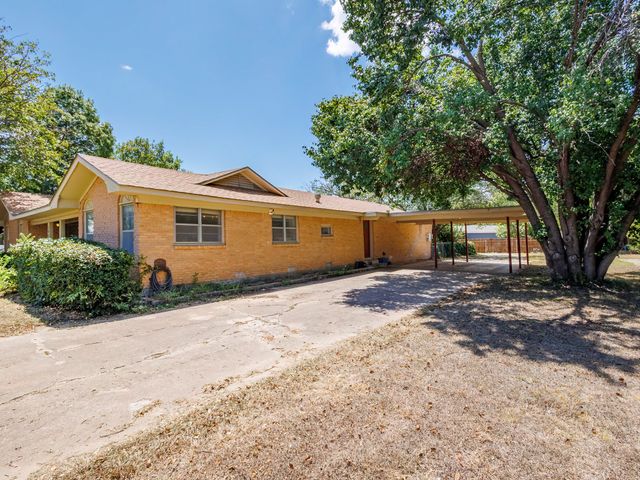 1909 8th Street, Brownwood, TX 76801