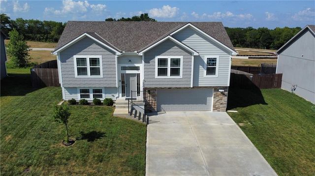 1000 NW 4th Street, Oak Grove, MO 64075
