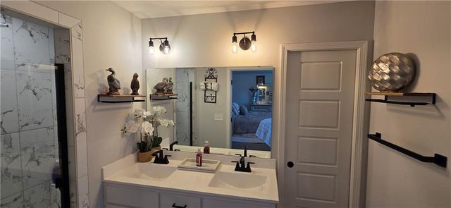 1000 NW 4th Street, Oak Grove, MO 64075