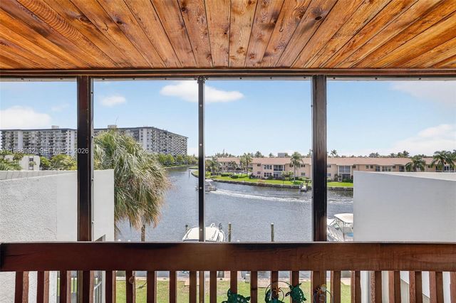 1100 SE 5th Ct 24, Pompano Beach, FL 33060