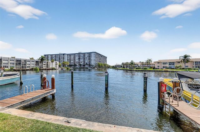 1100 SE 5th Ct 24, Pompano Beach, FL 33060