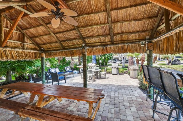 1100 SE 5th Ct 24, Pompano Beach, FL 33060