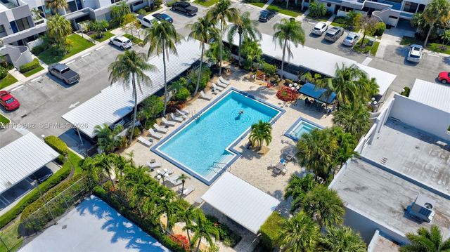 1100 SE 5th Ct 24, Pompano Beach, FL 33060