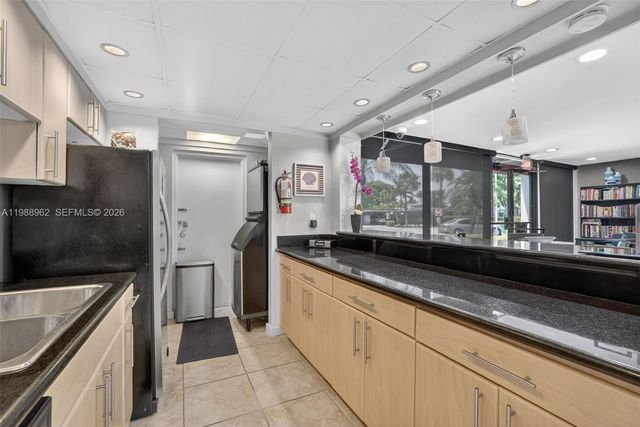 1100 SE 5th Ct 24, Pompano Beach, FL 33060