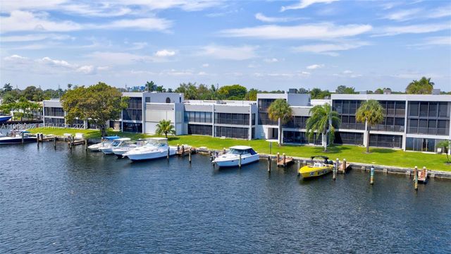 1100 SE 5th Ct 24, Pompano Beach, FL 33060