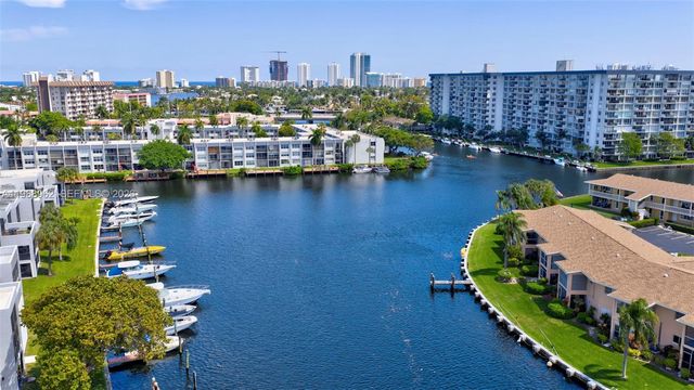 1100 SE 5th Ct 24, Pompano Beach, FL 33060