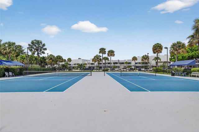 1100 SE 5th Ct 24, Pompano Beach, FL 33060
