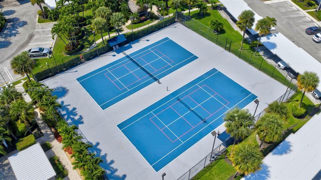 1100 SE 5th Ct 24, Pompano Beach, FL 33060