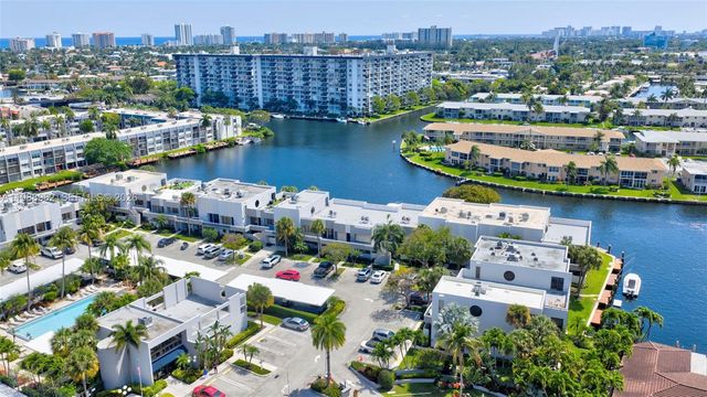 1100 SE 5th Ct 24, Pompano Beach, FL 33060