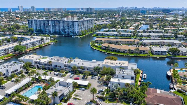 1100 SE 5th Ct 24, Pompano Beach, FL 33060