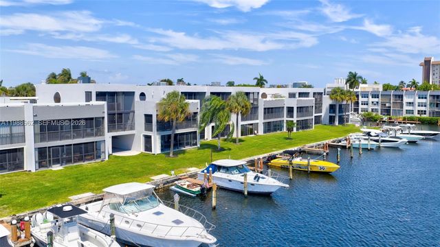 1100 SE 5th Ct 24, Pompano Beach, FL 33060