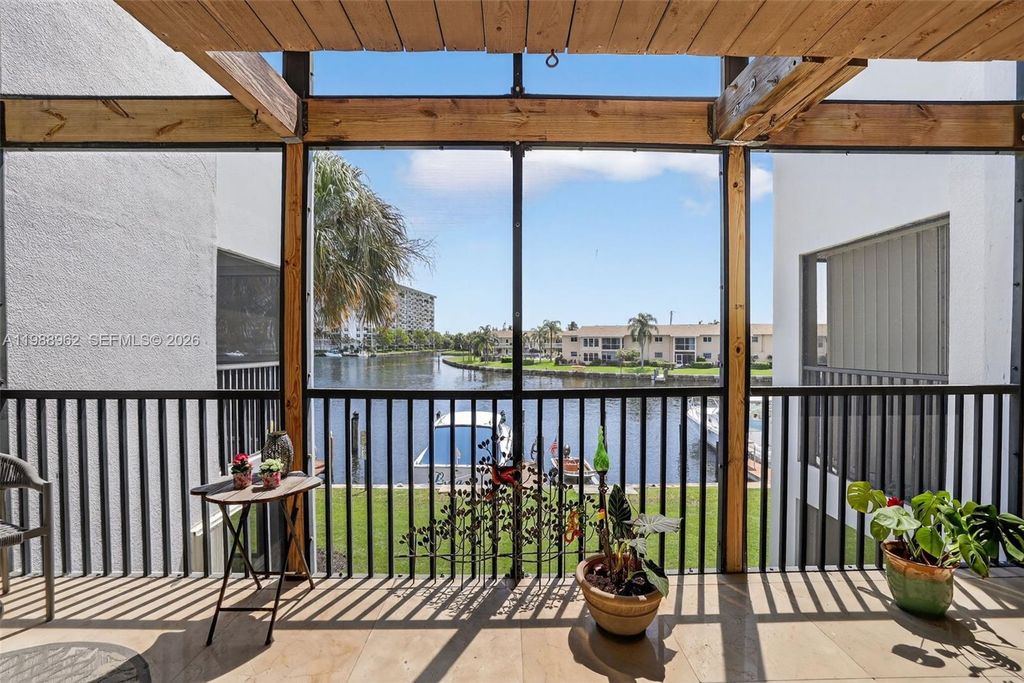 1100 SE 5th Ct 24, Pompano Beach, FL 33060