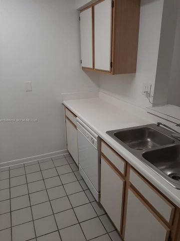 2850 N Oakland Forest Dr 110, Oakland Park, FL 33309