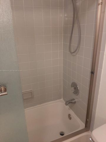 2850 N Oakland Forest Dr 110, Oakland Park, FL 33309