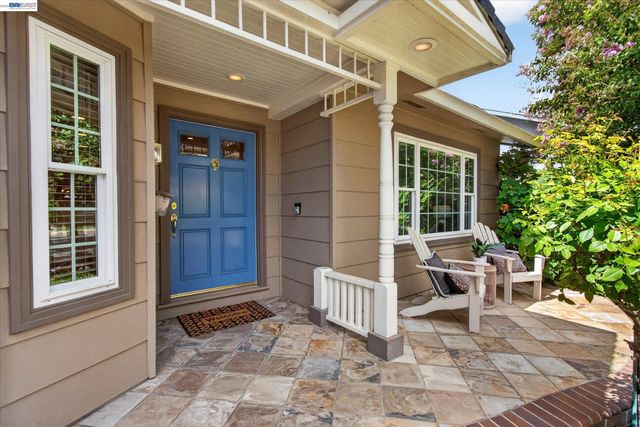 2680 Turnstone Dr, Pleasanton, CA 94566