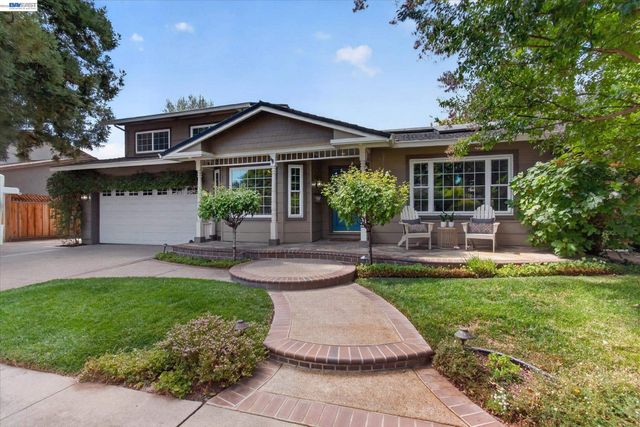 2680 Turnstone Dr, Pleasanton, CA 94566