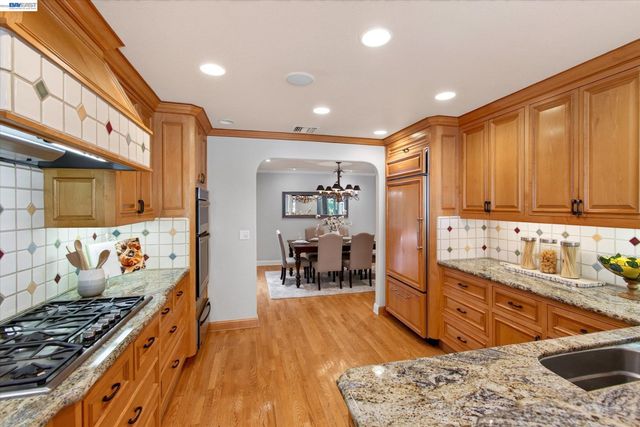 2680 Turnstone Dr, Pleasanton, CA 94566