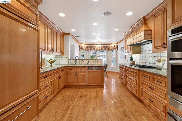 2680 Turnstone Dr, Pleasanton, CA 94566