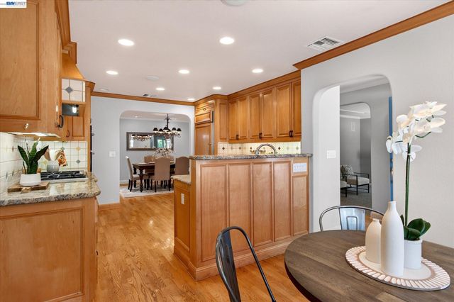 2680 Turnstone Dr, Pleasanton, CA 94566