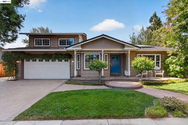 2680 Turnstone Dr, Pleasanton, CA 94566