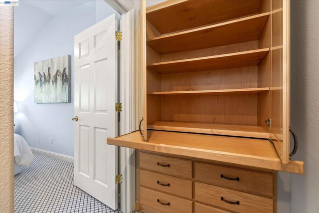 2680 Turnstone Dr, Pleasanton, CA 94566