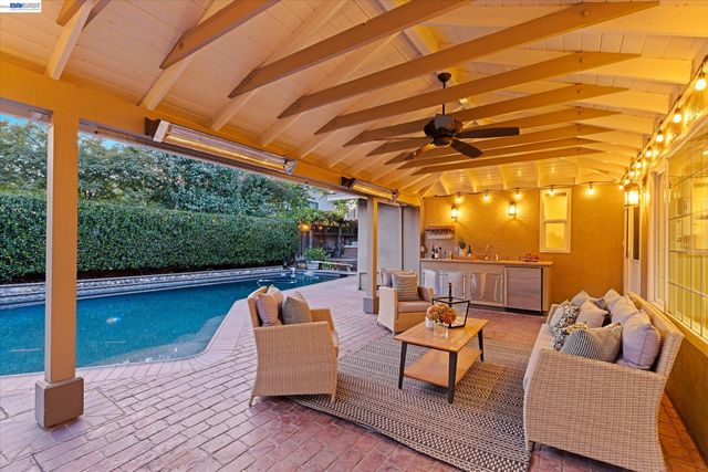 2680 Turnstone Dr, Pleasanton, CA 94566