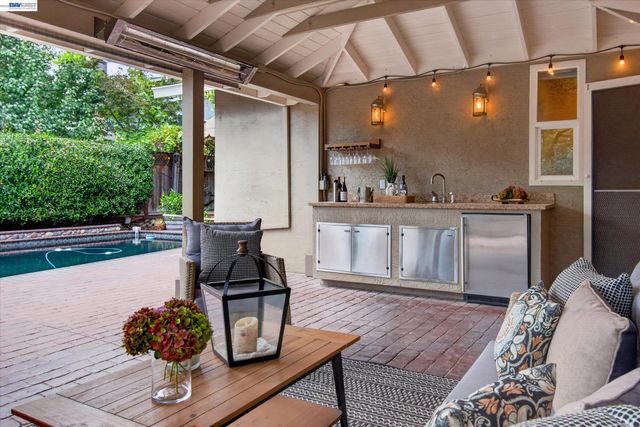 2680 Turnstone Dr, Pleasanton, CA 94566