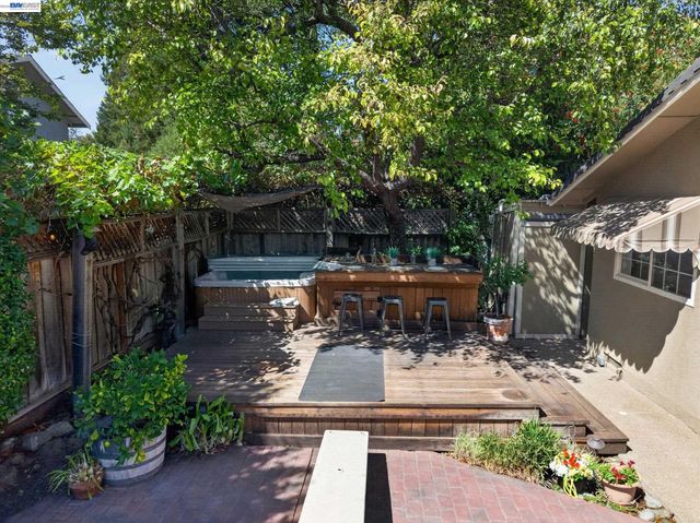 2680 Turnstone Dr, Pleasanton, CA 94566